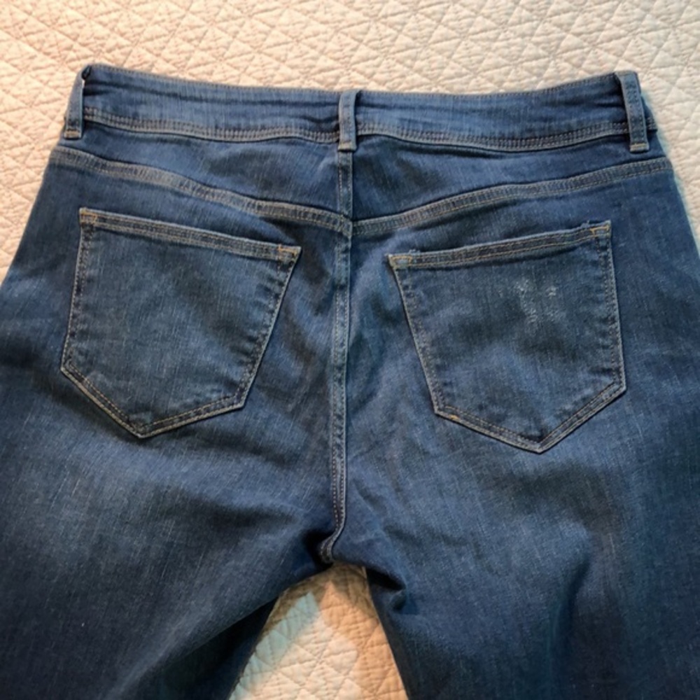 Divided for H&M higher rise distress jeans, size 6 - Picture 7 of 14